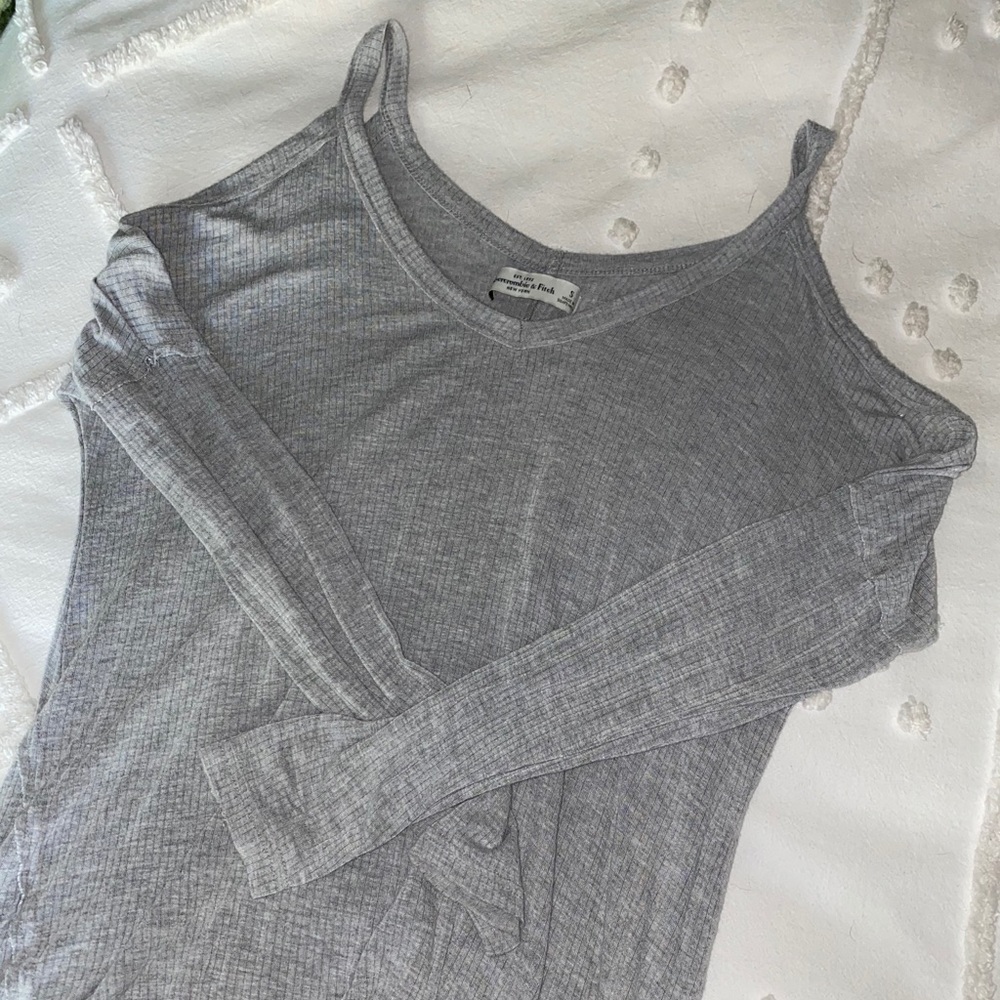 Abercrombie and Fitch off the shoulder top